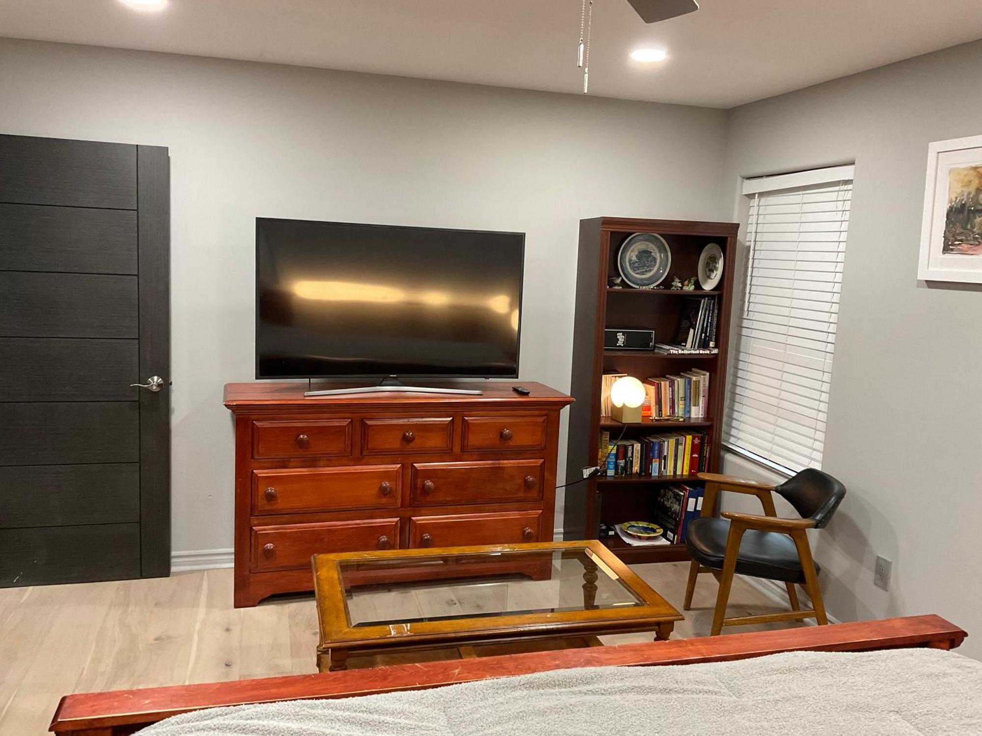 A Luxury Master Bedroom In A Condo Los Angeles Zewnętrze zdjęcie