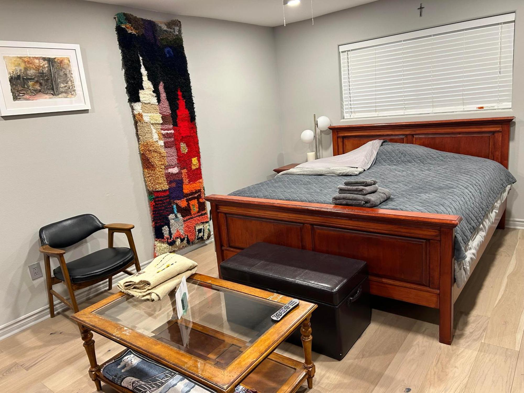 A Luxury Master Bedroom In A Condo Los Angeles Zewnętrze zdjęcie